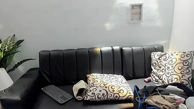 Mia petite01 online show from November 15, 10:47 pm