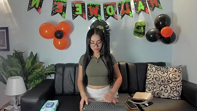 Mia petite01 online show from October 4, 9:38 pm