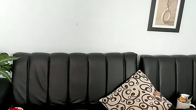 Mia petite01 online show from September 21, 9:42 pm