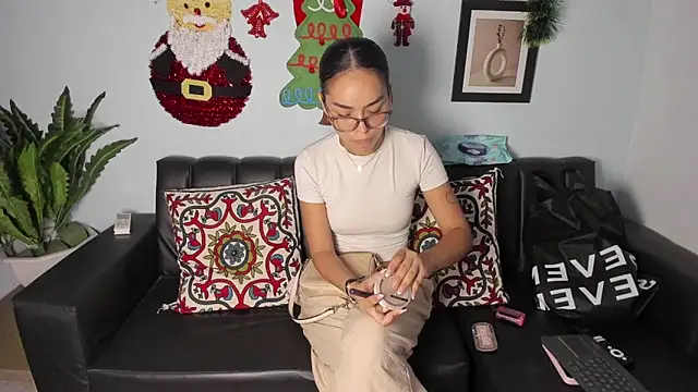 Mia petite01 online show from December 20, 11:07 pm