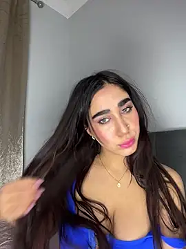 Snapshot of Meryem_Queen chatting on May 13, 11:45 pm Meryem Queen online show from May 13, 11:45 pm