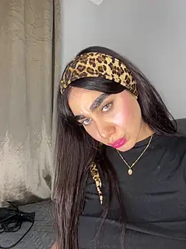 Snapshot of Meryem_Queen chatting on May 21, 1:25 am Meryem Queen online show from May 21, 1:25 am