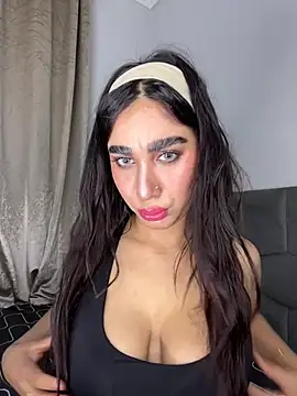 Snapshot of Meryem_Queen chatting on May 27, 2:52 am Meryem Queen online show from May 27, 2:52 am