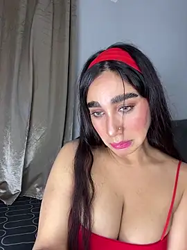 Snapshot of Meryem_Queen chatting on May 26, 1:26 am Meryem Queen online show from May 26, 1:26 am