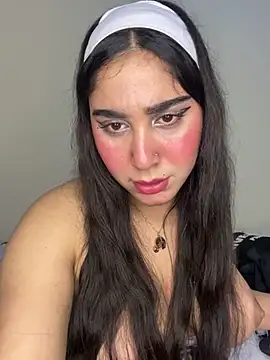 Snapshot of Meryem_Queen chatting on March 5, 12:05 am Meryem Queen online show from March 5, 12:05 am