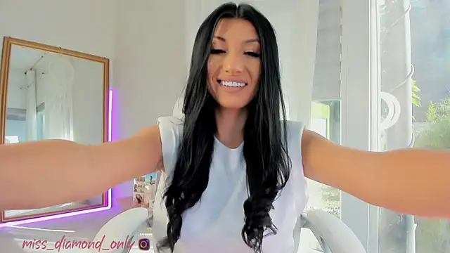 Snapshot of missdiamond_ chatting on September 14, 6:58 am missdiamond online show from September 14, 6:58 am