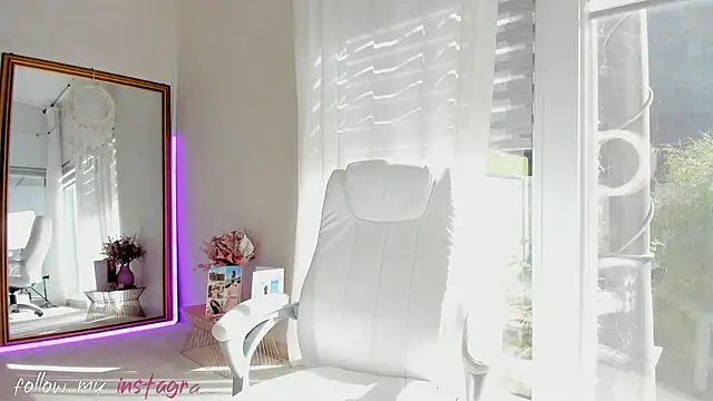 Snapshot of missdiamond_ chatting on September 18, 7:22 am missdiamond online show from September 18, 7:22 am
