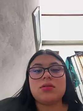 alissonfernandez  online show from May 30, 9:31 pm