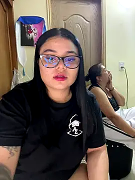 Snapshot of alissonfernandez_ chatting on November 29, 3:06 am alissonfernandez online show from November 29, 3:06 am