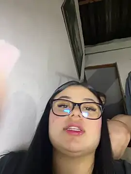alissonfernandez  online show from May 17, 1:16 am