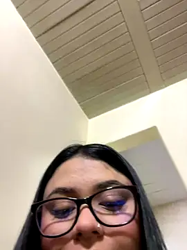 Snapshot of alissonfernandez_ chatting on October 2, 10:40 am alissonfernandez online show from October 2, 10:40 am