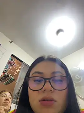 alissonfernandez  online show from June 23, 10:30 pm