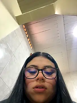 Snapshot of alissonfernandez_ chatting on September 22, 1:50 pm alissonfernandez online show from September 22, 1:50 pm