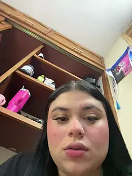 alissonfernandez  online show from April 2, 11:06 am