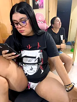 Snapshot of alissonfernandez_ chatting on November 8, 4:27 am alissonfernandez online show from November 8, 4:27 am