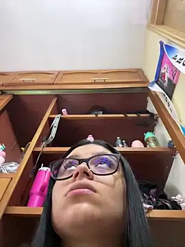alissonfernandez  online show from March 19, 7:58 pm