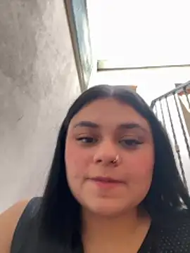 alissonfernandez  online show from June 17, 9:03 pm