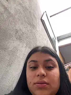 alissonfernandez  online show from June 18, 7:52 pm