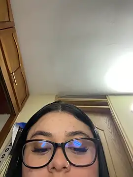 alissonfernandez  online show from March 25, 10:25 am