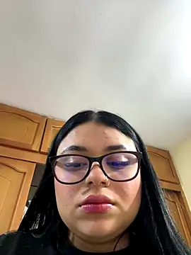 Snapshot of alissonfernandez_ chatting on October 16, 11:29 am alissonfernandez online show from October 16, 11:29 am