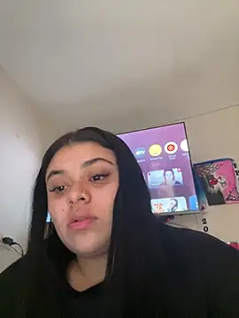 alissonfernandez  online show from June 25, 7:52 pm