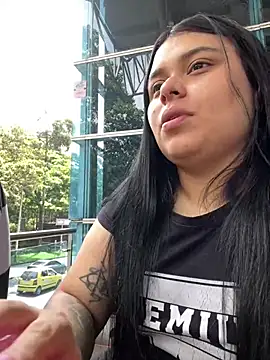 Snapshot of alissonfernandez_ chatting on March 21, 3:24 pm alissonfernandez online show from March 21, 3:24 pm