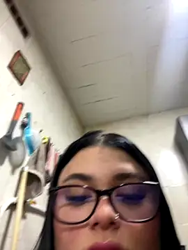 Snapshot of alissonfernandez_ chatting on September 26, 12:39 am alissonfernandez online show from September 26, 12:39 am