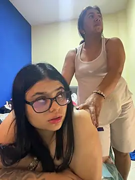 Snapshot of alissonfernandez_ chatting on October 12, 5:36 pm alissonfernandez online show from October 12, 5:36 pm