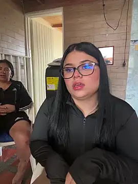 Snapshot of alissonfernandez_ chatting on October 8, 1:01 pm alissonfernandez online show from October 8, 1:01 pm