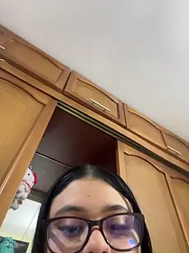 Snapshot of alissonfernandez_ chatting on October 29, 2:43 am alissonfernandez online show from October 29, 2:43 am