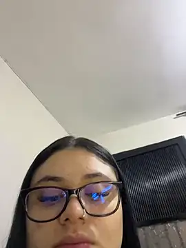 alissonfernandez  online show from May 6, 11:14 am