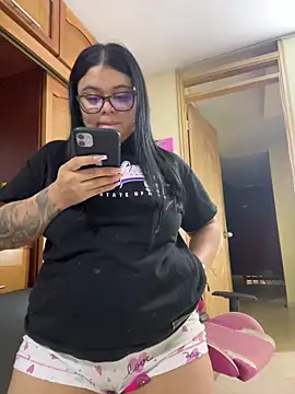 Snapshot of alissonfernandez_ chatting on October 31, 12:51 am alissonfernandez online show from October 31, 12:51 am