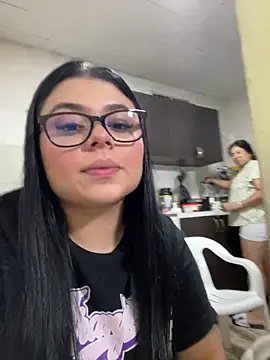 Snapshot of alissonfernandez_ chatting on September 25, 11:05 am alissonfernandez online show from September 25, 11:05 am