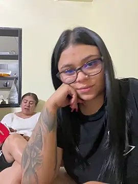 Snapshot of alissonfernandez_ chatting on September 9, 11:14 pm alissonfernandez online show from September 9, 11:14 pm