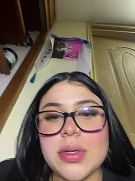 alissonfernandez  online show from February 8, 12:08 am