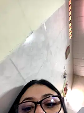 Snapshot of alissonfernandez_ chatting on September 24, 2:12 pm alissonfernandez online show from September 24, 2:12 pm