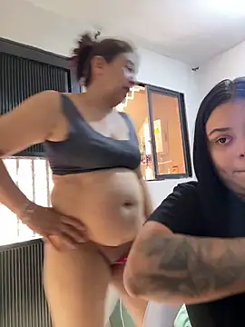alissonfernandez  online show from July 29, 6:40 pm