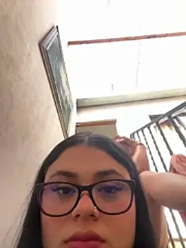 alissonfernandez  online show from May 24, 6:41 pm