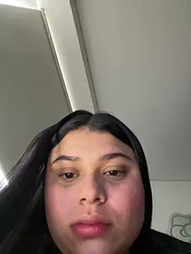 Snapshot of alissonfernandez_ chatting on March 20, 12:54 pm alissonfernandez online show from March 20, 12:54 pm