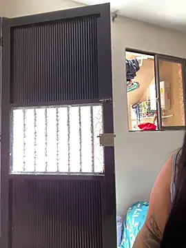 alissonfernandez  online show from July 31, 5:10 pm