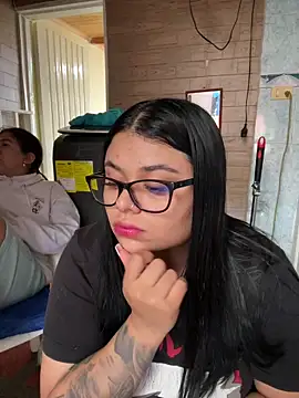 Snapshot of alissonfernandez_ chatting on October 10, 1:45 pm alissonfernandez online show from October 10, 1:45 pm