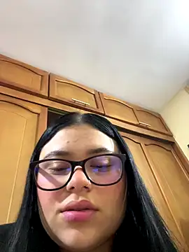 Snapshot of alissonfernandez_ chatting on November 2, 5:40 pm alissonfernandez online show from November 2, 5:40 pm