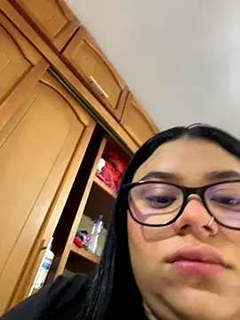 Snapshot of alissonfernandez_ chatting on November 5, 4:54 pm alissonfernandez online show from November 5, 4:54 pm