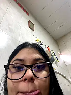 Snapshot of alissonfernandez_ chatting on September 21, 10:04 pm alissonfernandez online show from September 21, 10:04 pm