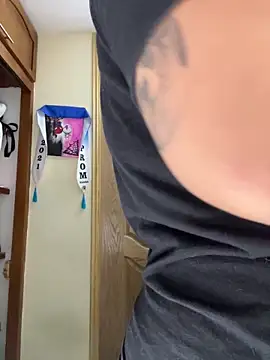 alissonfernandez  online show from March 6, 12:11 pm