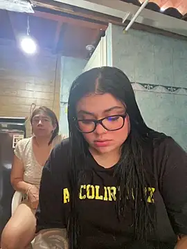 alissonfernandez  online show from February 20, 10:33 pm