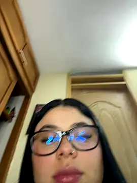 Snapshot of alissonfernandez_ chatting on November 22, 10:30 pm alissonfernandez online show from November 22, 10:30 pm