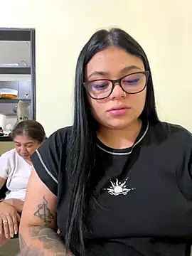 Snapshot of alissonfernandez_ chatting on September 10, 11:20 am alissonfernandez online show from September 10, 11:20 am