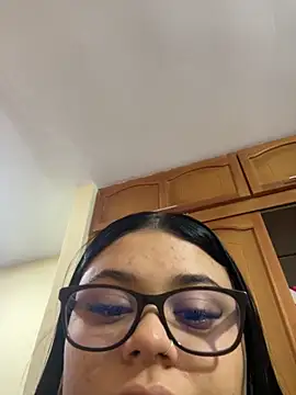 Snapshot of alissonfernandez_ chatting on October 21, 3:33 pm alissonfernandez online show from October 21, 3:33 pm