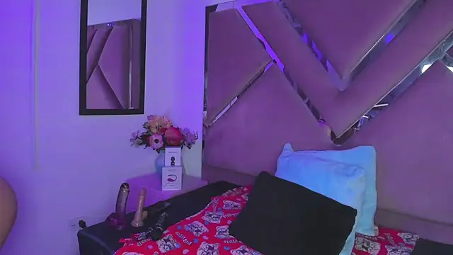 SophiaButt  online show from March 7, 4:19 am